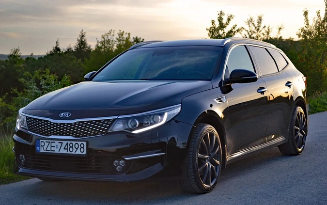 Kia Optima cena 57800 przebieg: 158000, rok produkcji 2016 z Błażowa małe 742